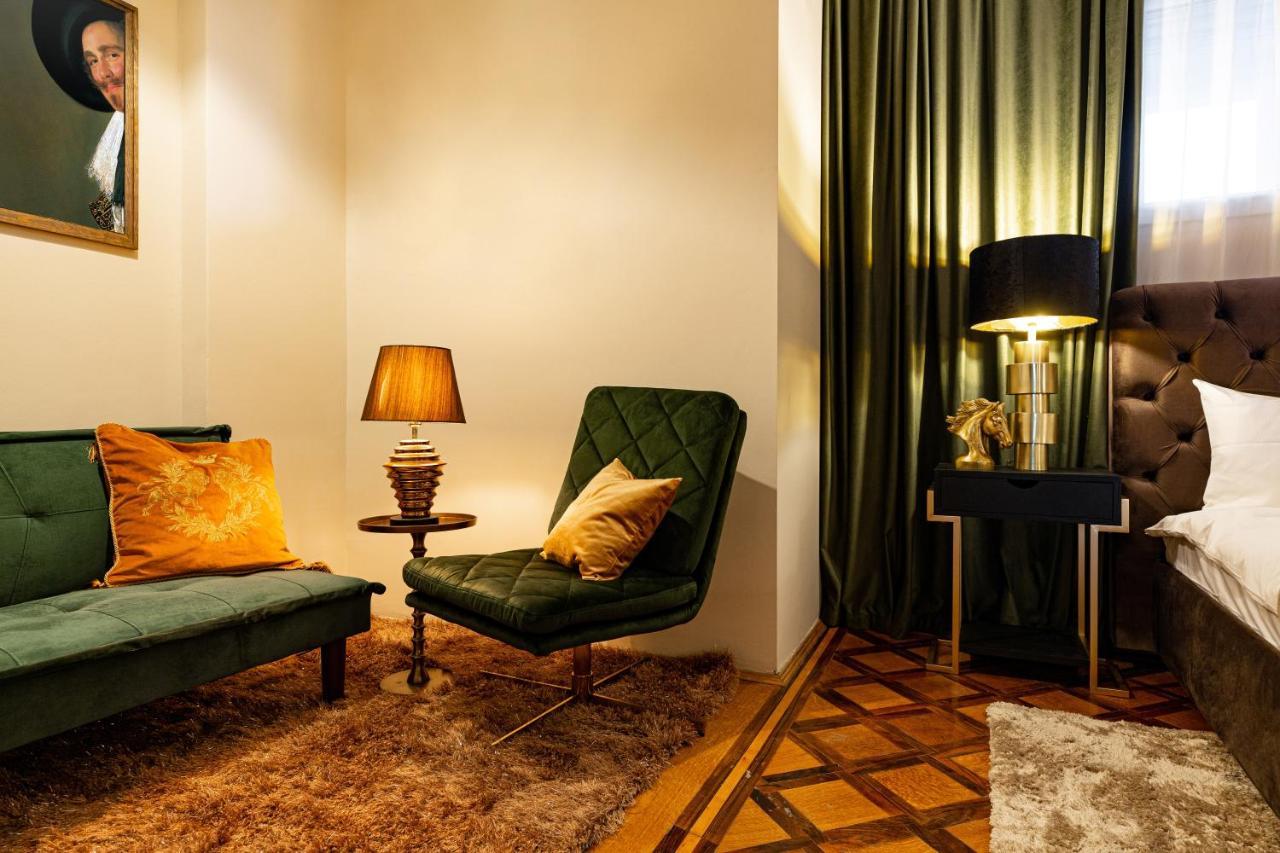 Qult - The Renaissance Affair Daire Bükreş Dış mekan fotoğraf